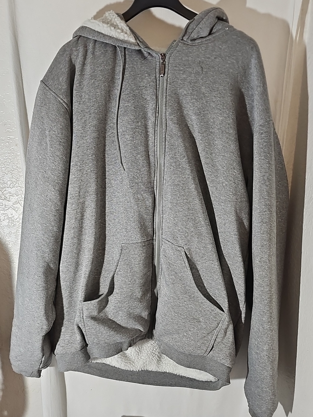 Men's Gray Sherpa-Lined Zip-Up Hoodie Jacket